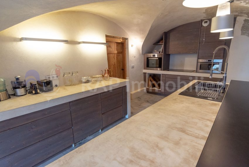 (1) Main floor-10