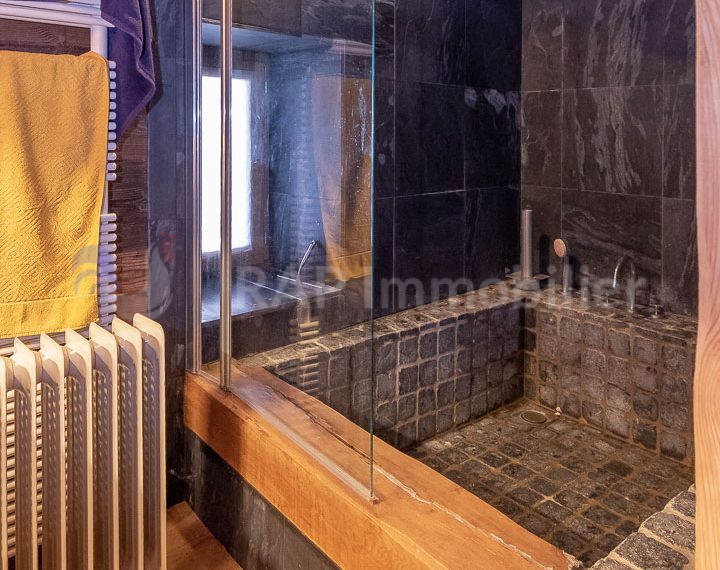 (3a) Master ensutie bedroom and mezzanine-13