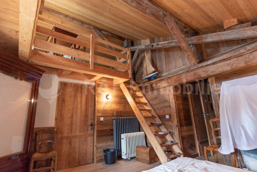 (3a) Master ensutie bedroom and mezzanine-5