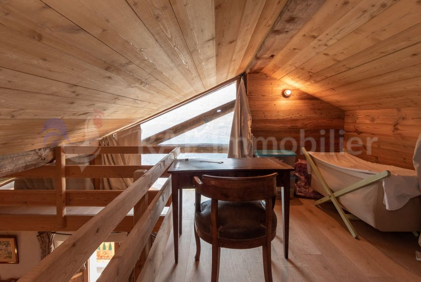 (3a) Master ensutie bedroom and mezzanine-7