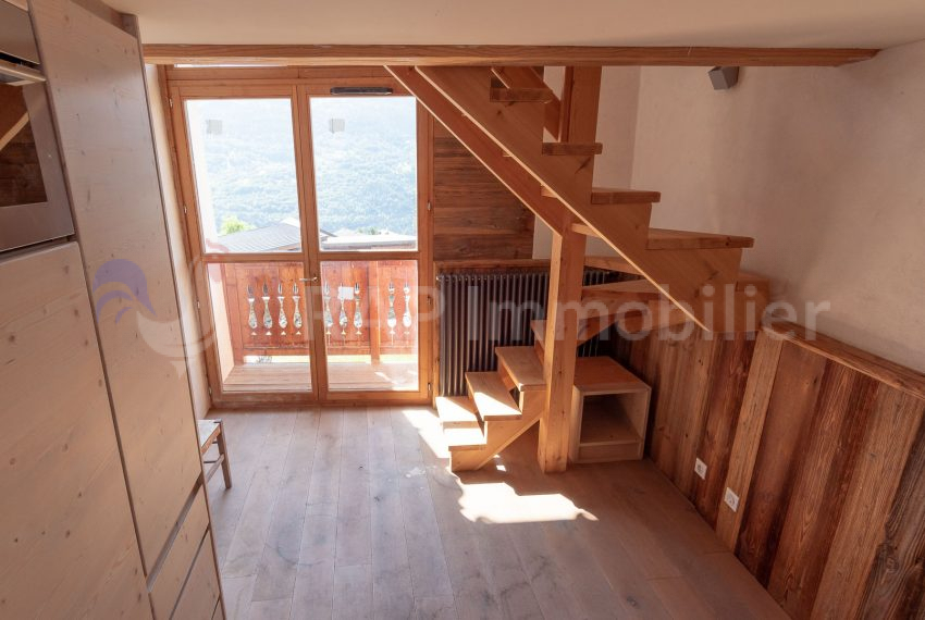(4) Duplex apartment-11