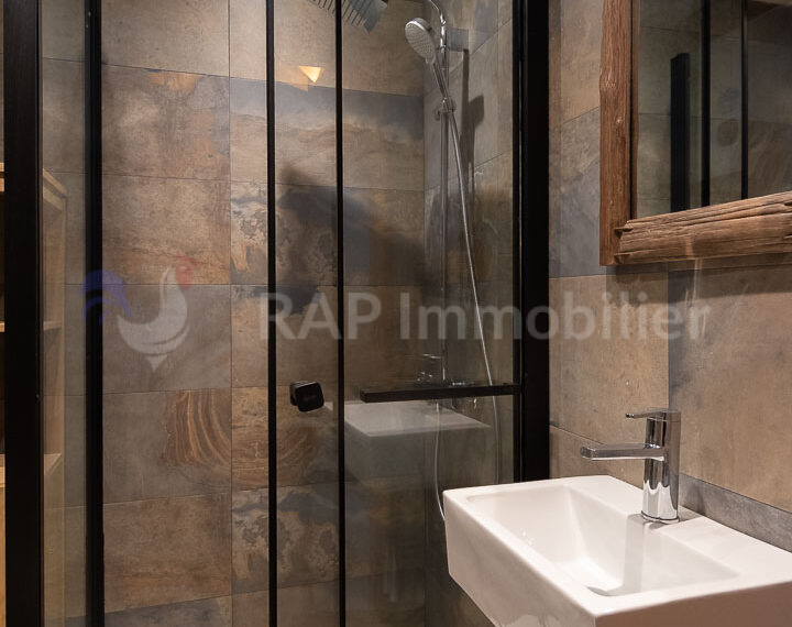 (4b) Shower room with WC-3