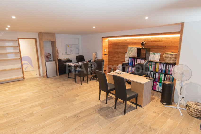 (1) Main room-2