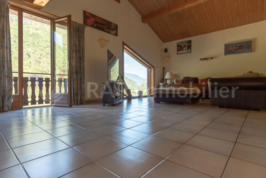 (1) Main floor-17