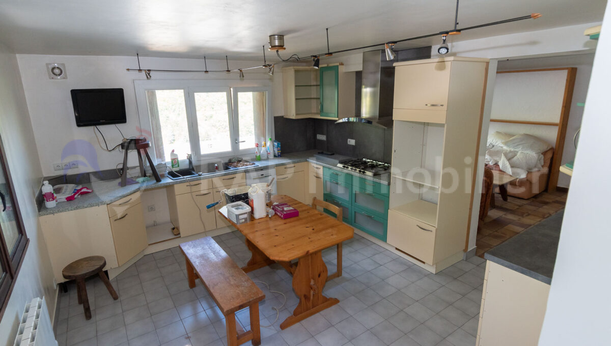 (25) 2 bedroom apartment-3