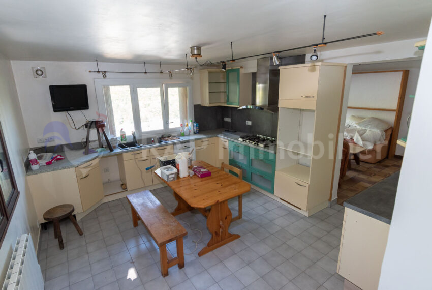 (25) 2 bedroom apartment-3