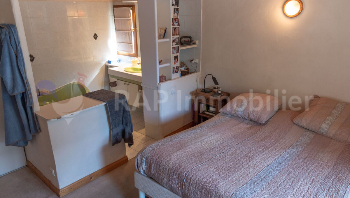 (3) Bedroom 2 and ensuite-2