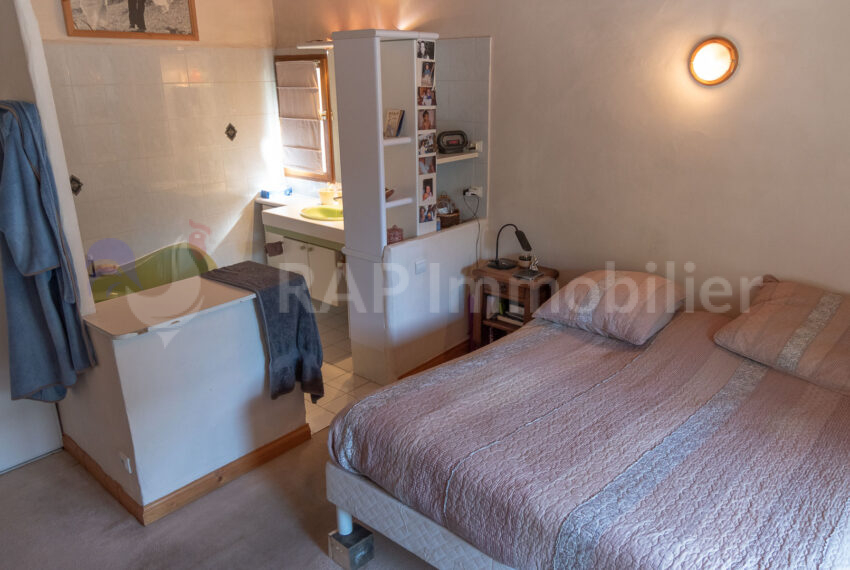(3) Bedroom 2 and ensuite-2