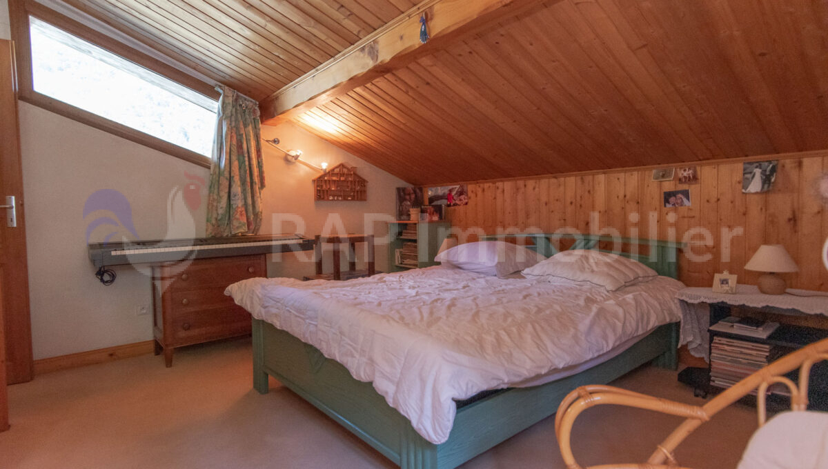 (4) Bedroom 3 and ensuite-2
