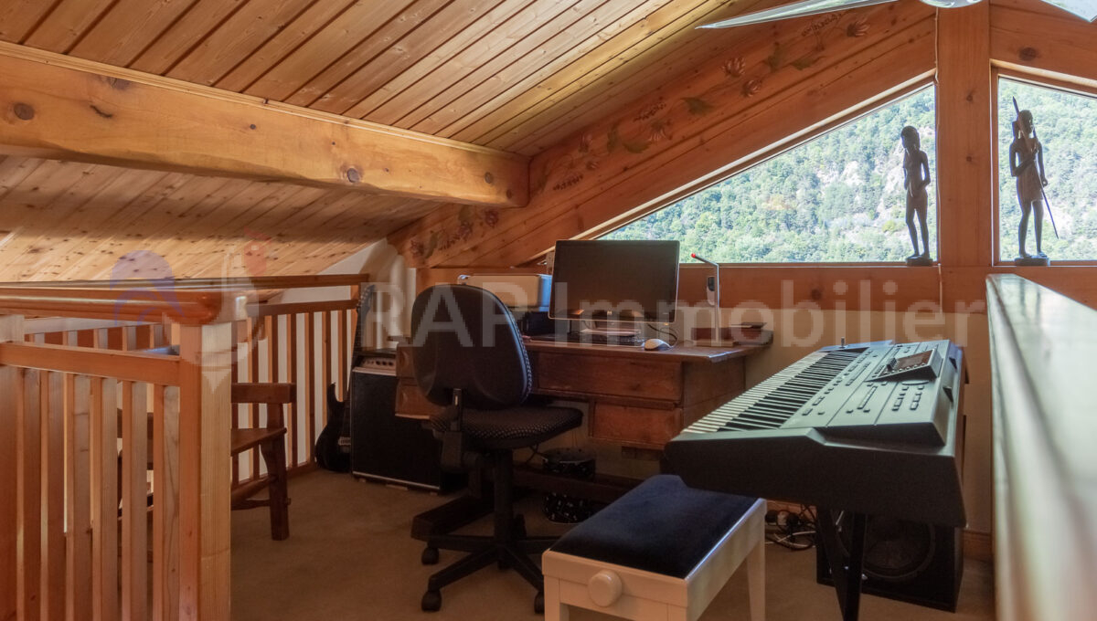 (5) Mezzanine bureau-1