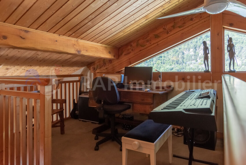 (5) Mezzanine bureau-1