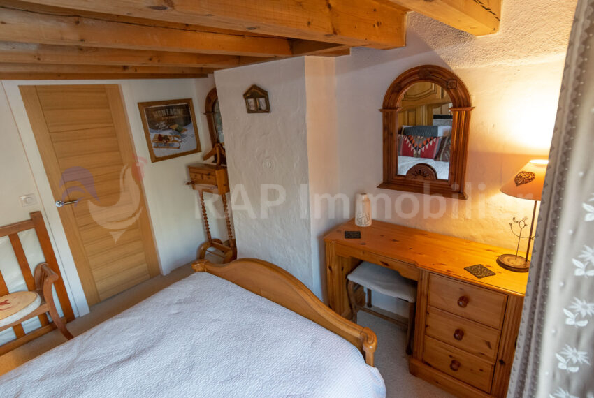 (5) Bedroom 2-8