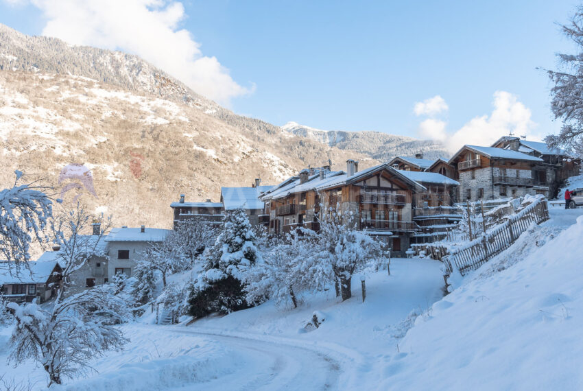 (65) Village snowy-8