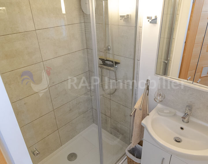 (8) Shower room lower ground-9