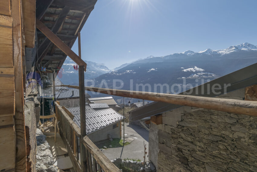 (1) Open plan floor incl balconies-21
