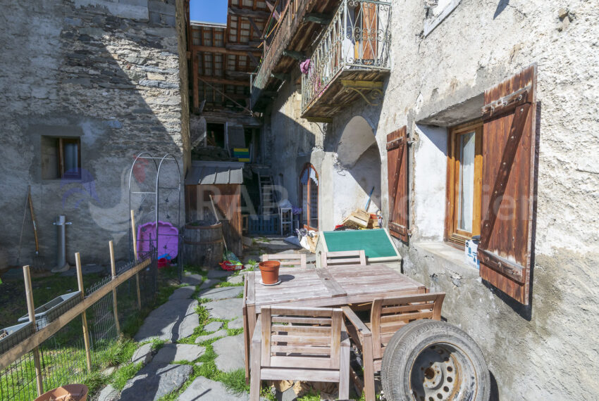 (2) Duplex apartment-1