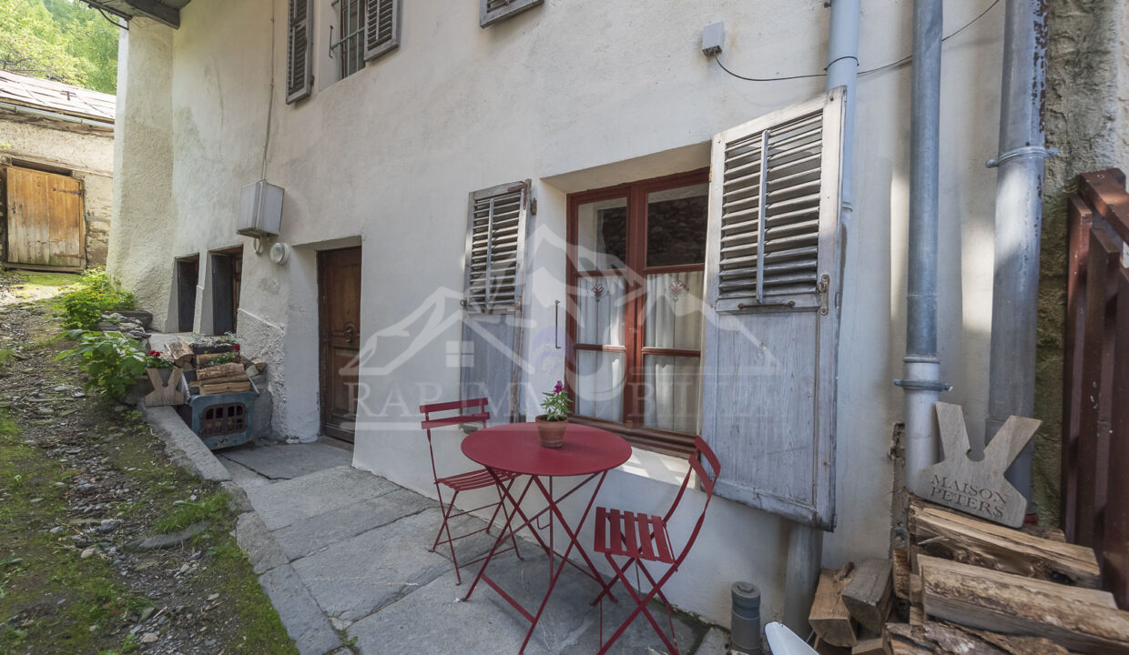 (40) Exterior-1