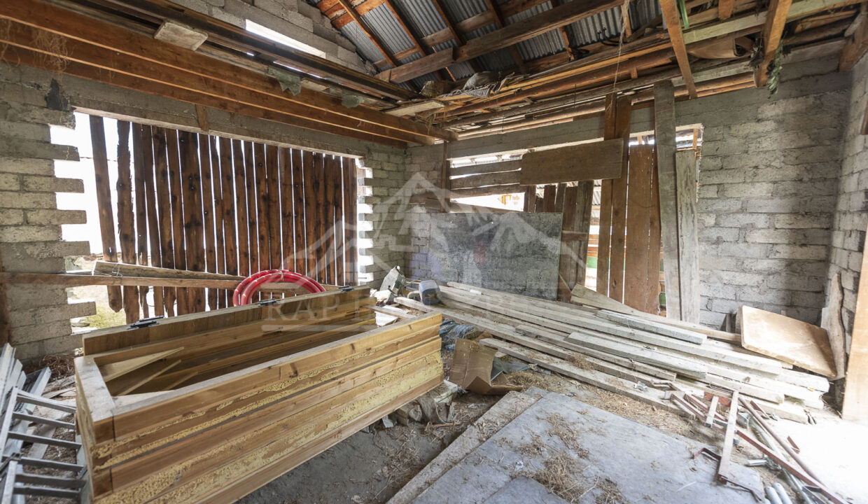 (11) Barn 2 - top floor-2