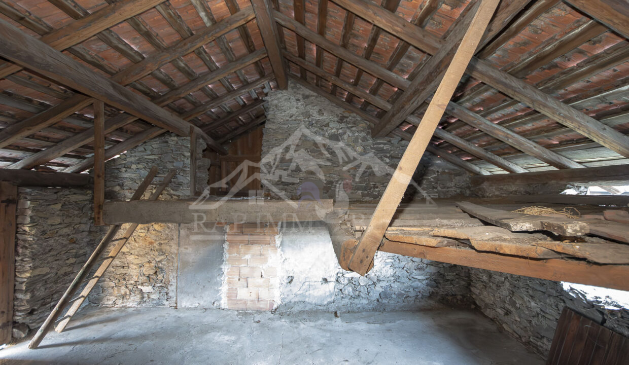 (29) Barn area mezzanine floor-1