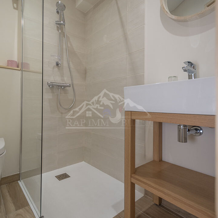 (8b) Ensuite shower room and WC-2